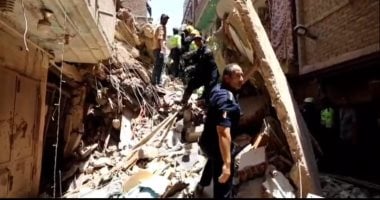 إنقاذ شخصين من تحت أنقاض عقار منهار في حدائق القبة ونقلهما إلى المستشفى