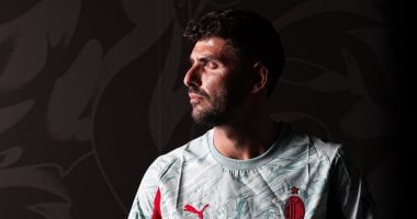 جدار جديد في ميلانو: تيراتشيانو روسونيري يمتد عقده حتى عام 2026