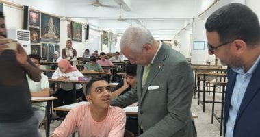 نائب رئيس جامعة أسيوط يتفقد سير اختبارات القدرات في كليتي الفنون الجميلة وعلوم الرياضة