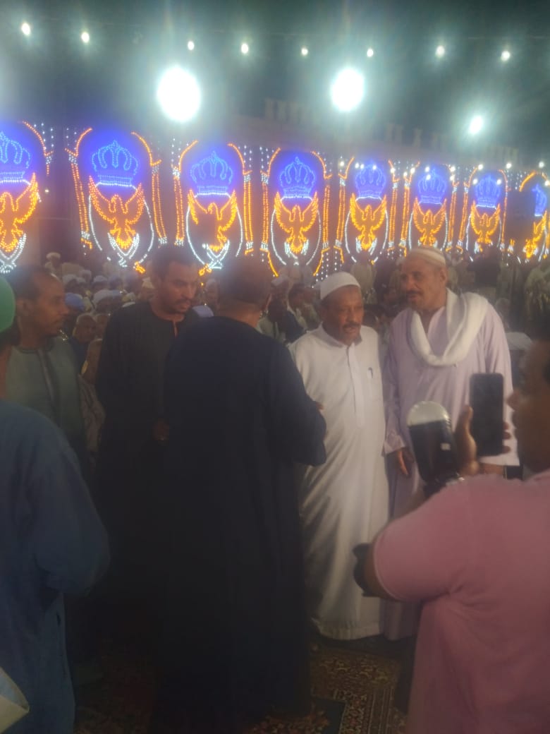 مؤتمر حاشد مؤتمر حاشد
