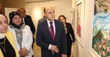 محافظ كفر الشيخ يفتتح معرض الفن التشكيلي "لمسة مصرية" في المركز الثقافي