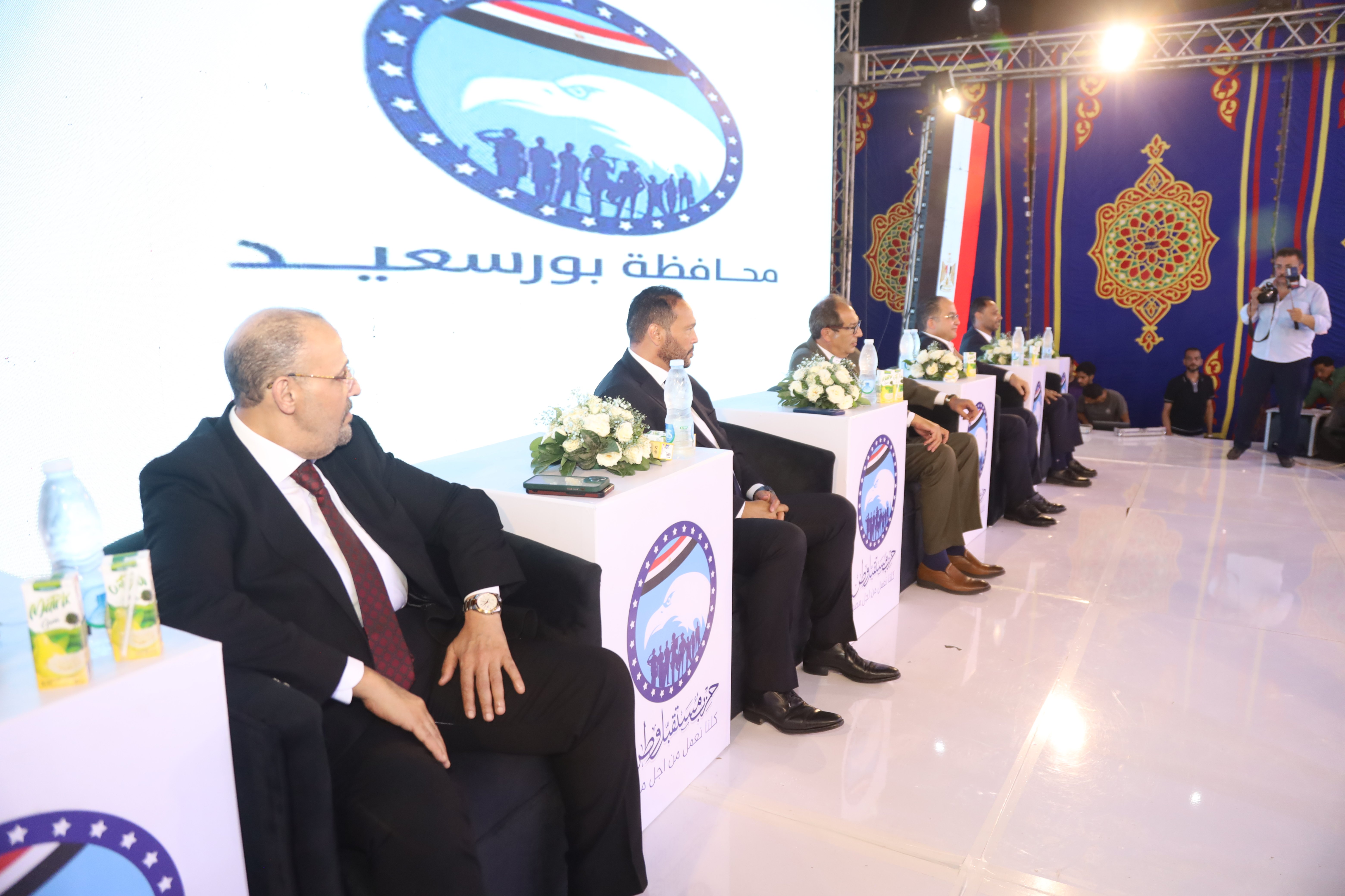 المنصه