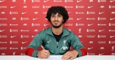 موهبة مصرية تخطف الأنظار في آنفيلد: كريم أحمد يوقع أول عقد احترافي مع نادي ليفربول