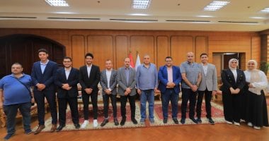 رئيس جامعة كفر الشيخ يكرم الفرق الفائزة في مسابقات الابتكار والذكاء الاصطناعي