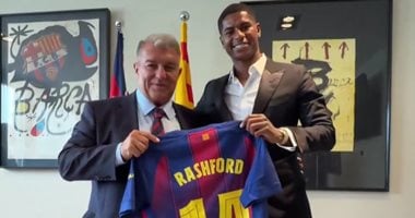 برشلونة يعلن تعاقده مع ماركوس راشفورد بالإعارة حتى عام 2026