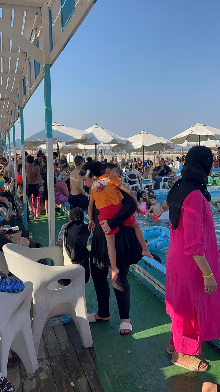 اقبال كبير علي المنتجعات في جمصة