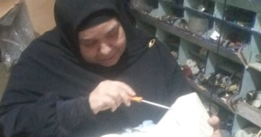 قصة امرأة من كفر الشيخ تتفوق في إصلاح الأجهزة الكهربائية لدعم زوجها