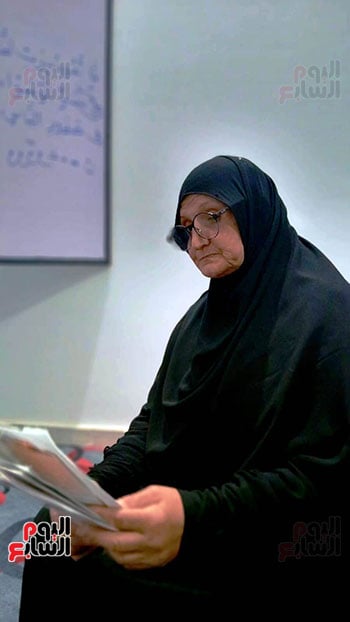 الحاجة-فرحانه-تقرأ-القرآن-