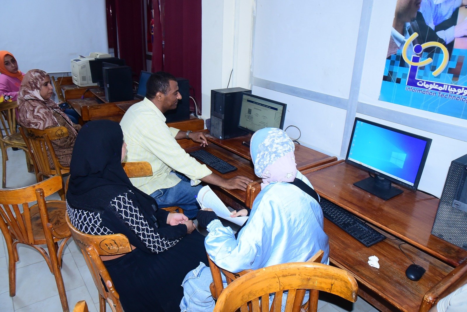 طالب وولي أمره بعمل التنسيق