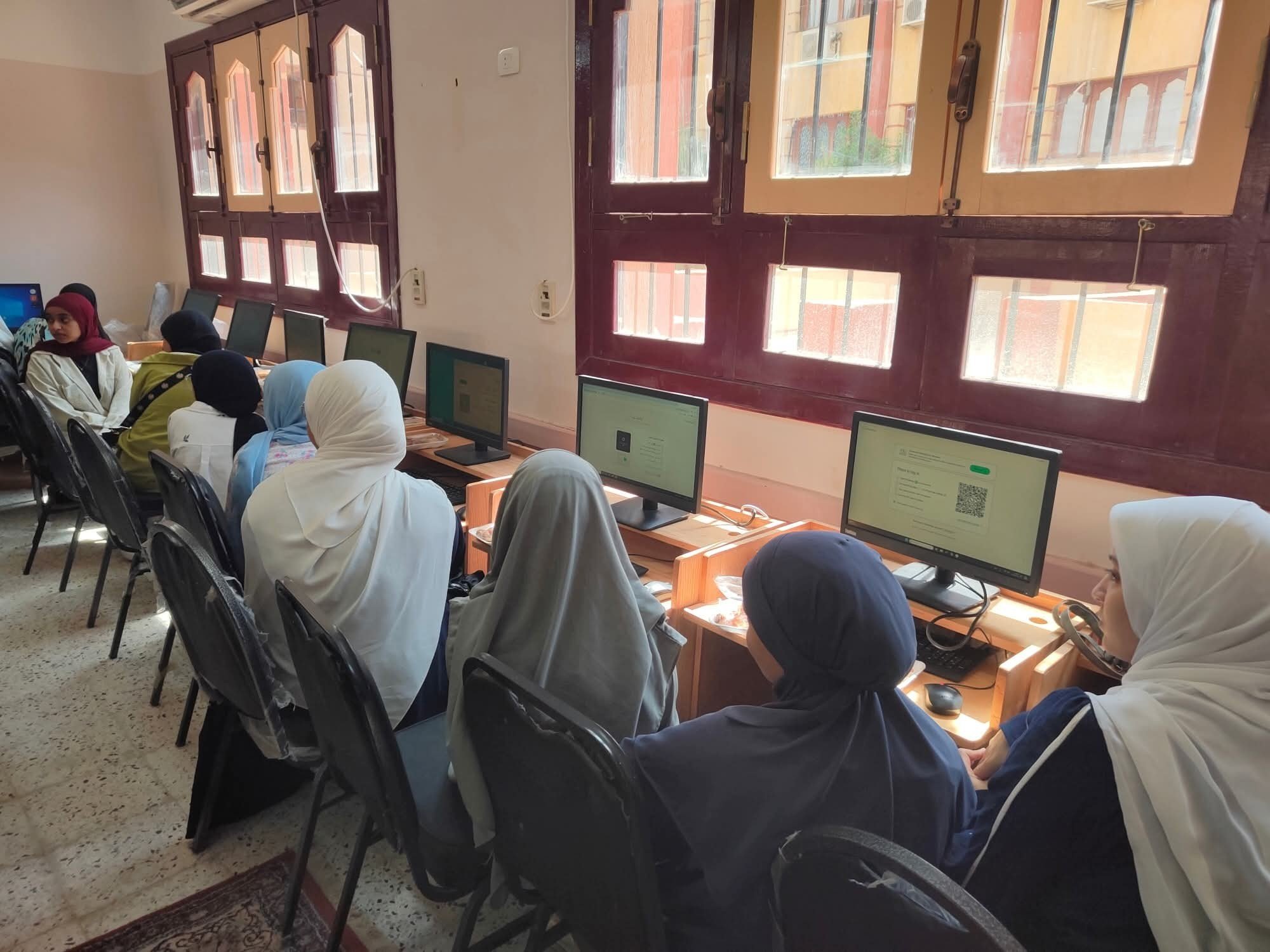 فعاليات البرنامج التدريبي لطلاب وطالبات في مجال الوعي السياحي بالأقصر