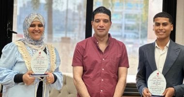 أم وابنها يحققان النجاح معًا في امتحانات الثانوية العامة بسوهاج بنموذج مشرف