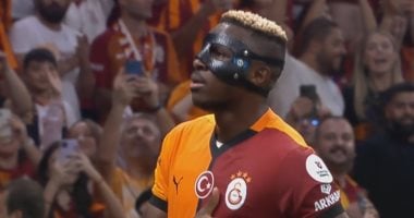 "أوسيمين على بعد خطوة من تحطيم الرقم القياسي لانتقالات الدوري التركي"