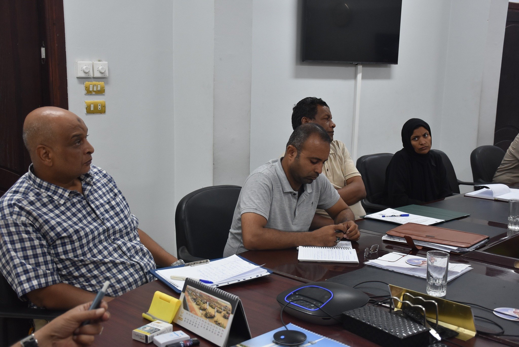 إجتماعاً لمتابعة مشروعات حياة كريمة والبنك الأفريقي بالأقصر إجتماعاً لمتابعة مشروعات حياة كريمة والبنك الأفريقي بالأقصر