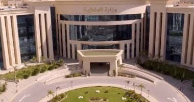 الداخلية تُفنِّد مزاعم احتجاز ضبط بأحد أقسام الشرطة في القاهرة وتؤكد أن الفيديو المتداول مفبرك