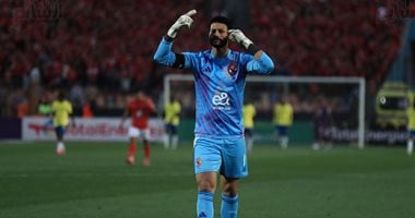 الشناوي يتوج بلقب أفضل لاعب في أفريقيا بعد هزيمة ديانج وداري