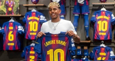 برشلونة يتطلع لجني 10 ملايين يورو من مبيعات قميص لامين يامال الموسمي