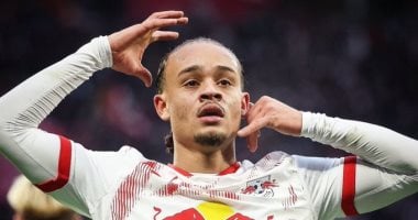 برشلونة يتنافس مع أندية إنجلترا على تعاقد تشافي سيمونز