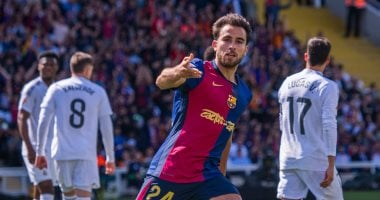 برشلونة يوقع عقدًا جديدًا مع إيريك جارسيا يمتد حتى عام 2030
