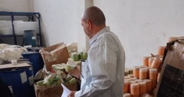 حملة تموينية بوادي النطرون تضبط مواد غذائية مجهولة المصدر في محافظة البحيرة