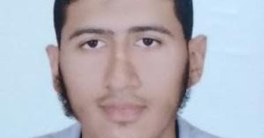 رئيس منطقة الإسماعيلية الأزهرية يهنئ الطالب معاذ لتحقيقه المركز الثاني في امتحانات الثانوية الأزهرية