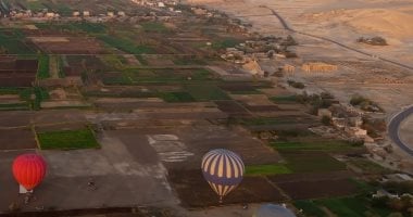 سماء الأقصر تشهد تحليق 44 رحلة بالون طائر مع 850 سائحًا مصحوبة بصور رائعة