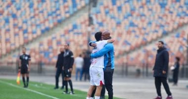 "شيكابالا يكشف عن نيته تسليم قيادة الفريق لزيزو ويوجه رسالة لجمهور الزمالك"  

هذا العنوان يحقق الآتي:  
- احترافي وواضح.  
- جذاب للقارئ مع تضمين اسمي اللاعبين المهمين (شيكابالا - زيزو).  
- متوافق مع السيو لاحتوائه على كلمات رئيسية مثل (شيكابالا - زيزو - جمهور الزمالك).  
- يعكس جوهر الخبر دون إطالة.