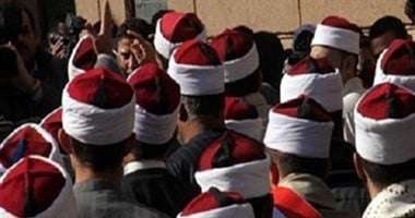 طلاب الأزهر يؤدون امتحانات الدور الثاني في مواد الرياضيات والعلوم اليوم