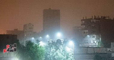 عاصفة ترابية وأمطار رعدية تضرب مدينة أسوان وتحذير من الأرصاد الجوية
