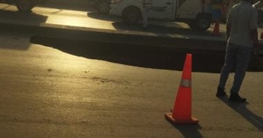 غرف متابعة المرور لحركة السيارات بسبب هبوط أرضي بمحور الأوتوستراد حتى الانتهاء من الإصلاحات