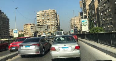 كثافات مرور متوسطة بمحاور القاهرة والجيزة في النشرة المرورية