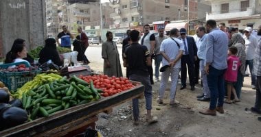 محافظ الدقهلية يوجه بإعادة تنظيم الباعة الجائلين في شارع الجلاء لتعزيز الحركة المرورية