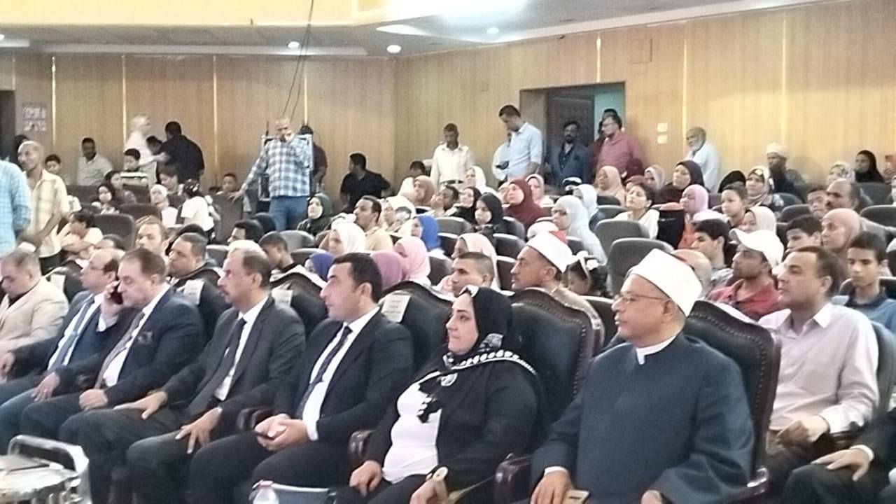 محافظ سوهاج بالتدشين محافظ سوهاج بالتدشين