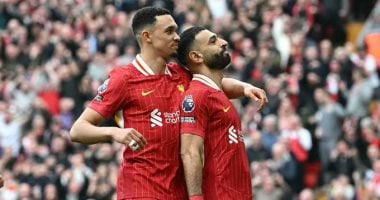 محمد صلاح يتفوق على أرنولد في قائمة إنجازات استثنائية بالدوري الإنجليزي
