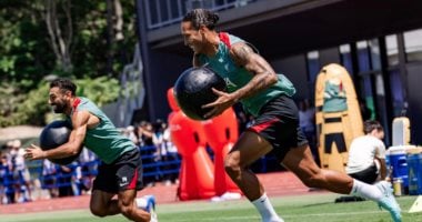 محمد صلاح يخوض المران مع ليفربول استعدادًا للمباراة الودية أمام يوكوهاما – عرض الصور