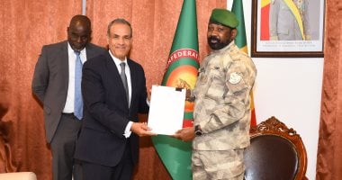 وزير الخارجية يلتقي رئيس جمهورية مالي ويسلم رسالة خطية من الرئيس السيسي