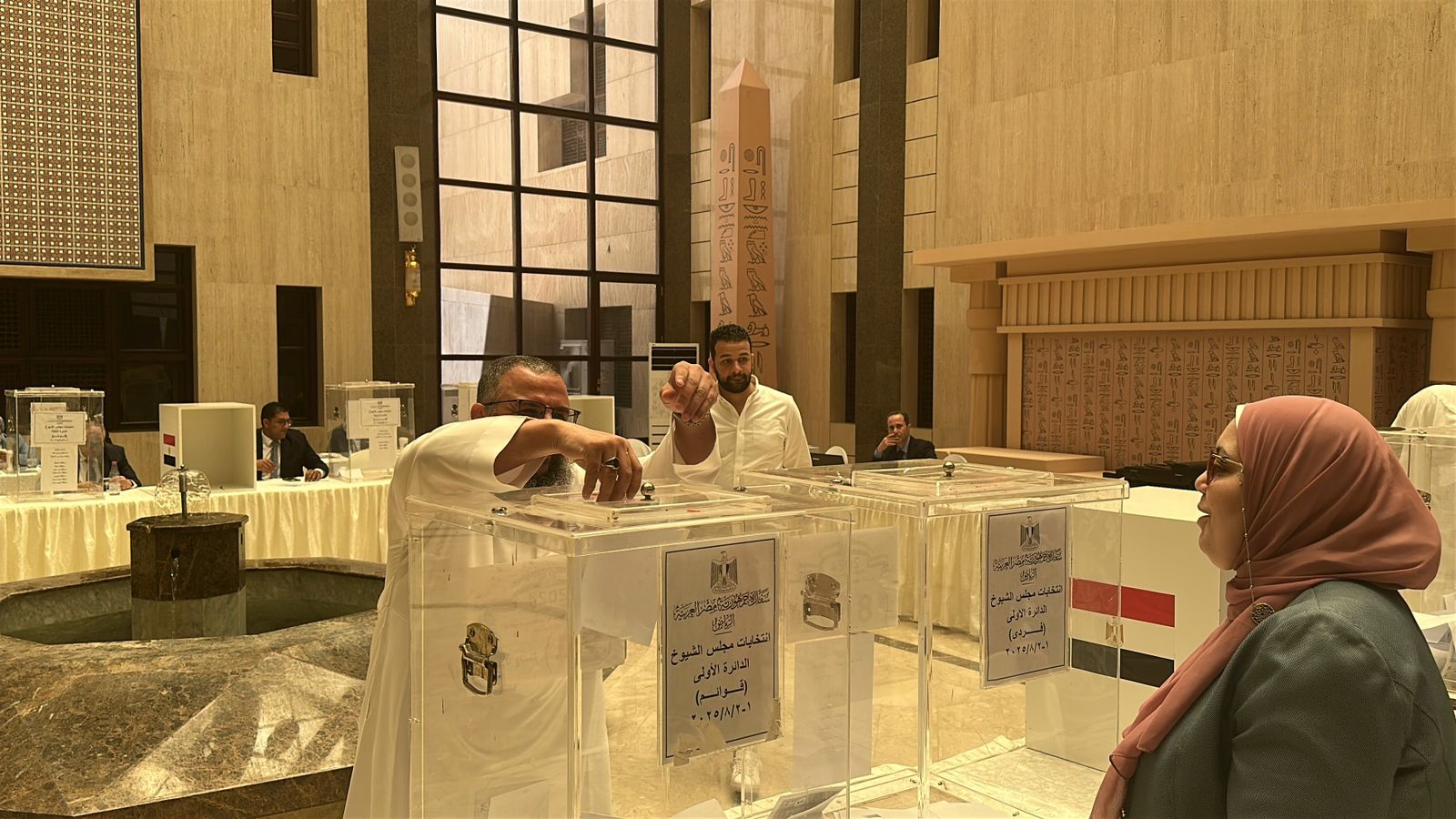 أجواء التصويت في القنصلية أجواء التصويت في القنصلية