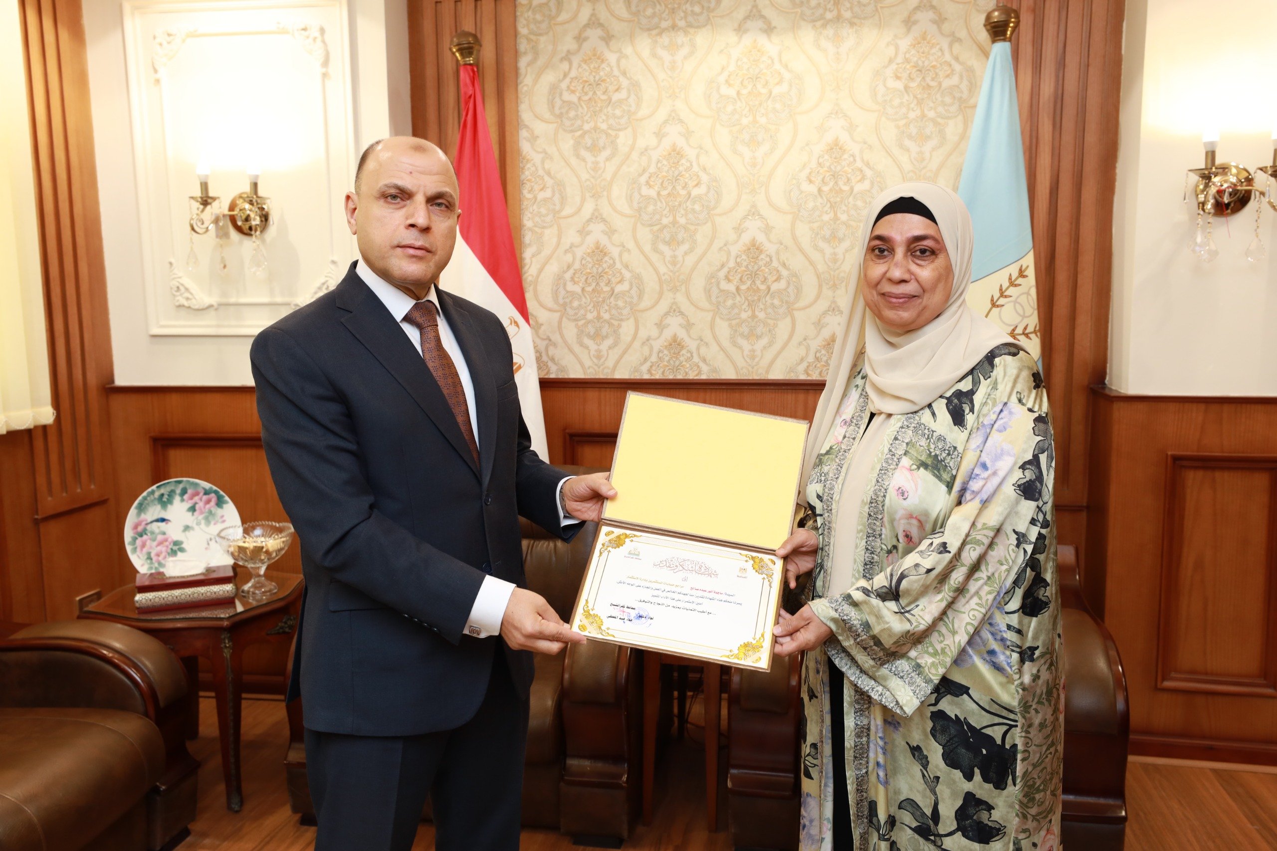 تكريم عدد من العاملين بإدارة الاستثمار والمنطقة الصناعية (5)