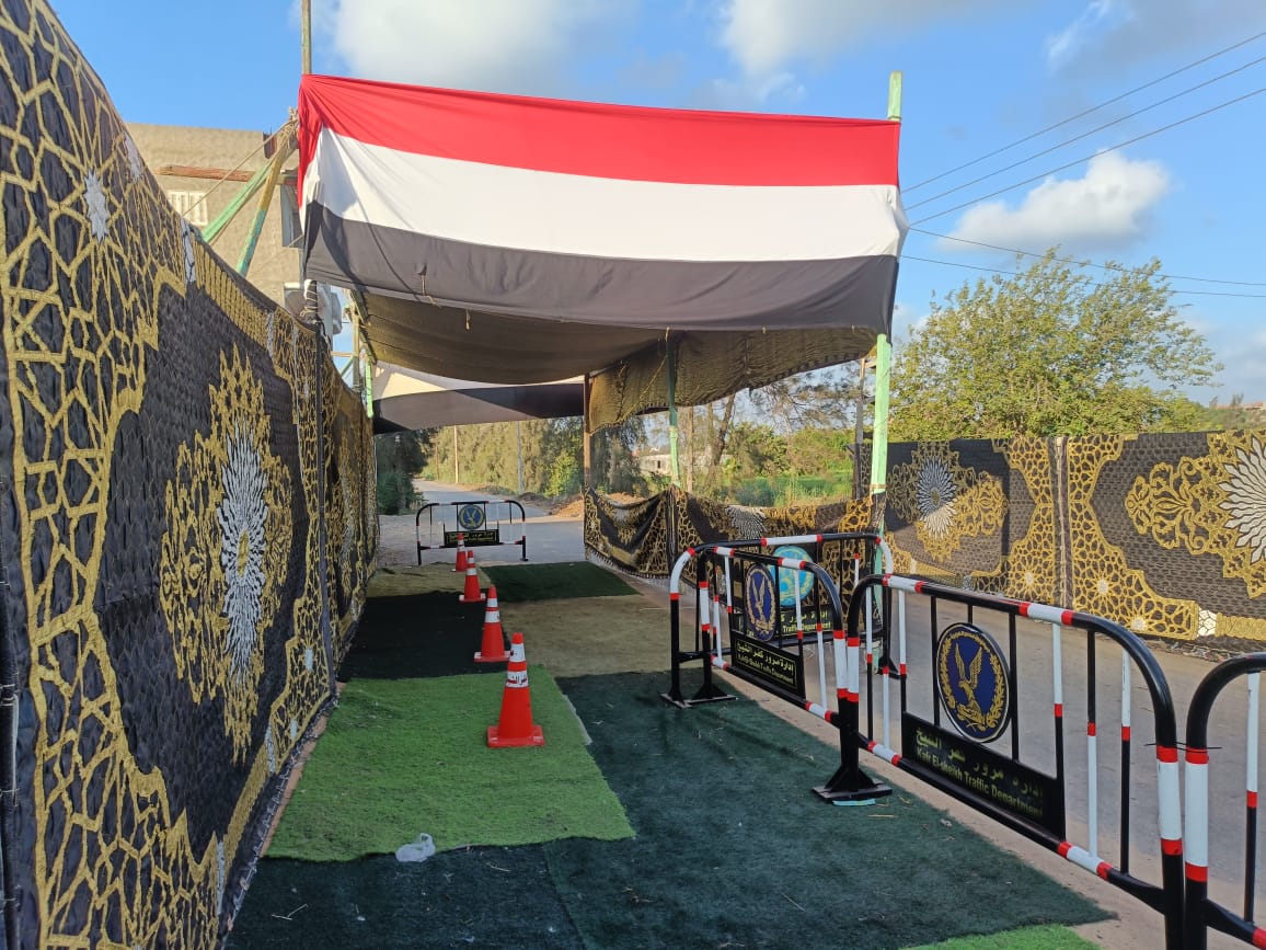 جانب اخر من مدخل احدى اللجان