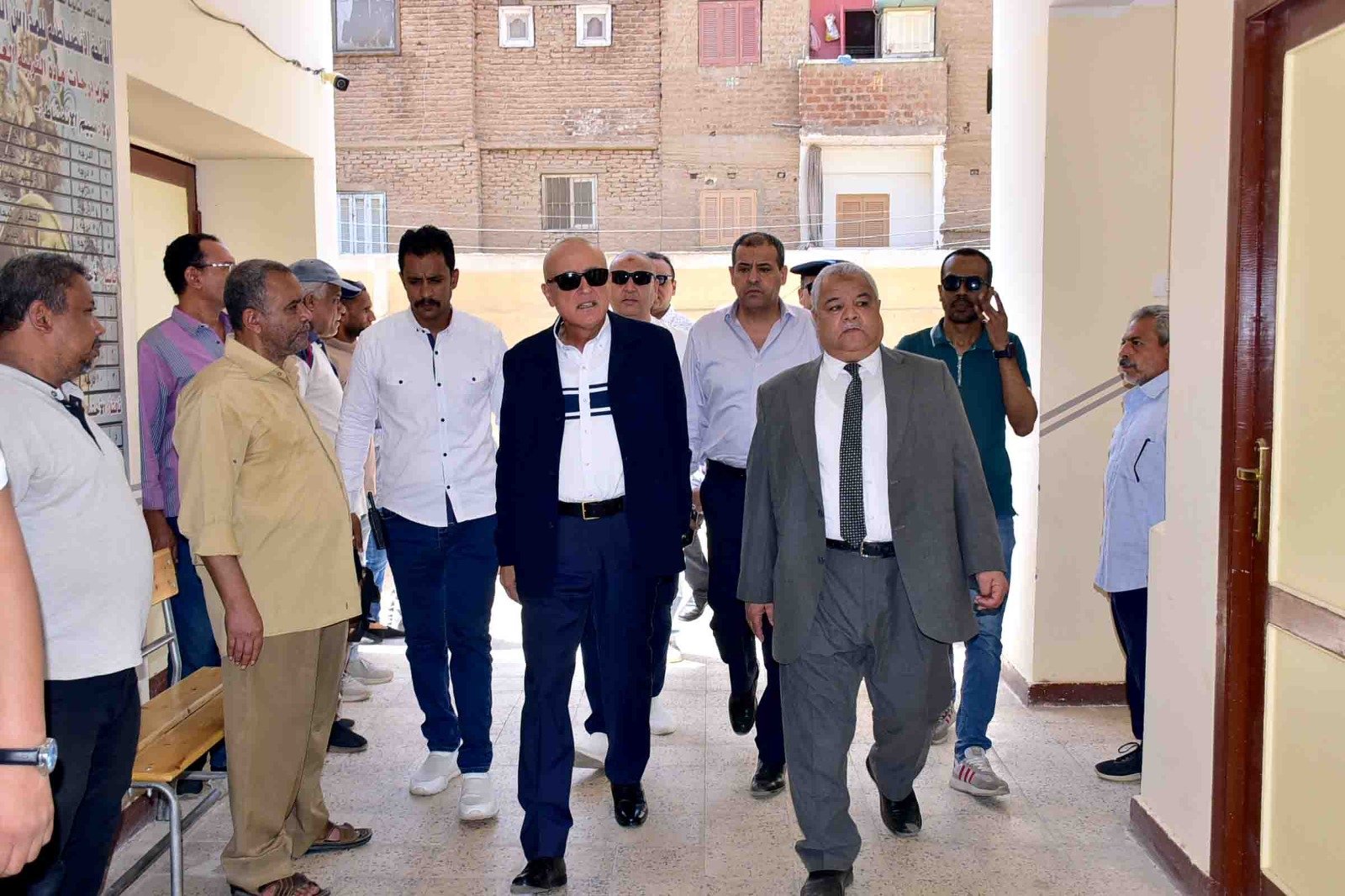 محافظ الأقصر يتفقد عددا من اللجان الإنتخابية إستعداداً لإنتخابات الشيوخ