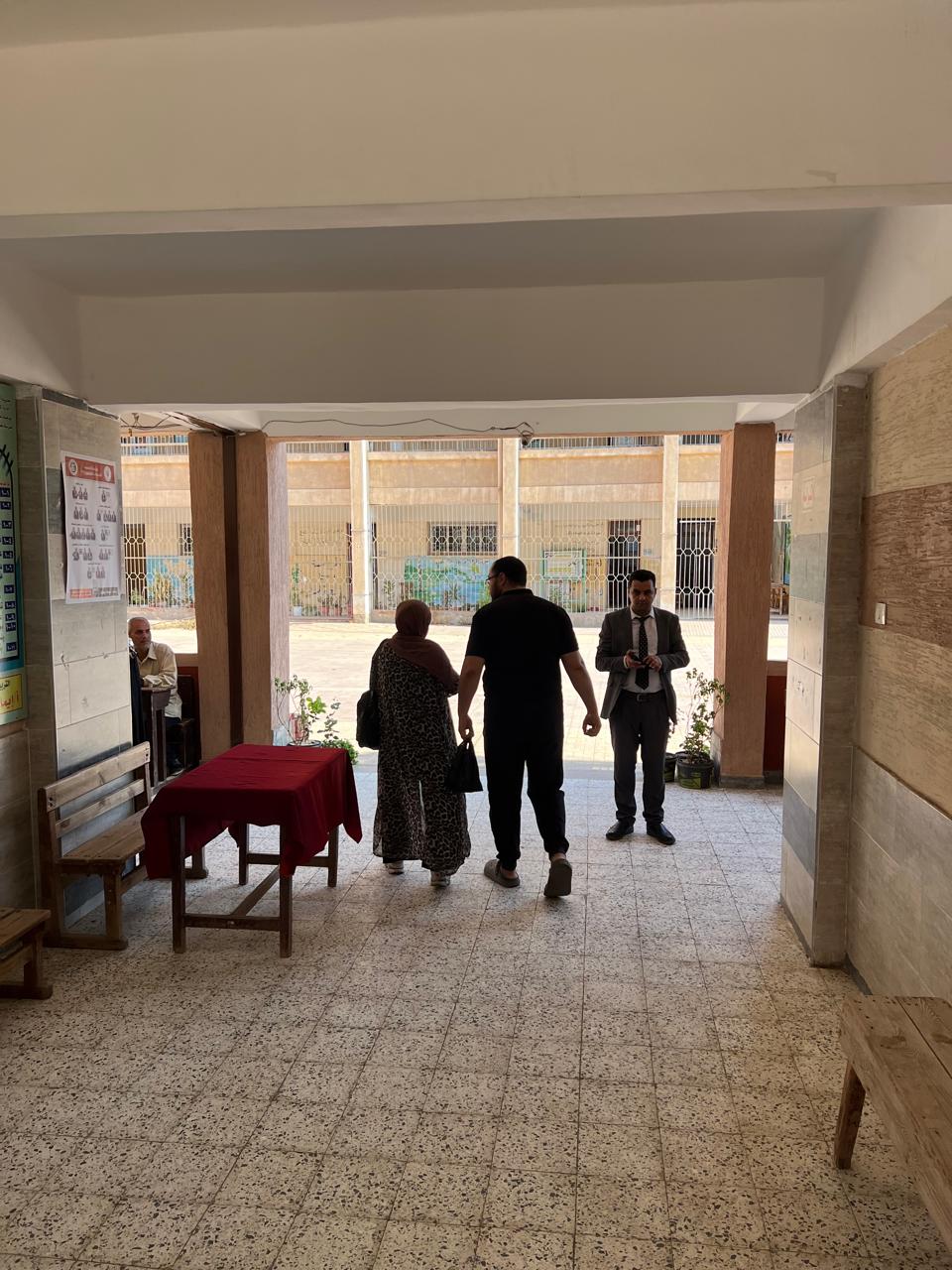 دخول المواطنين للتصويت