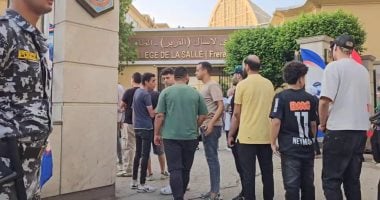 توافد المواطنين على لجان قصر النيل والظاهر للتصويت في انتخابات مجلس الشيوخ
