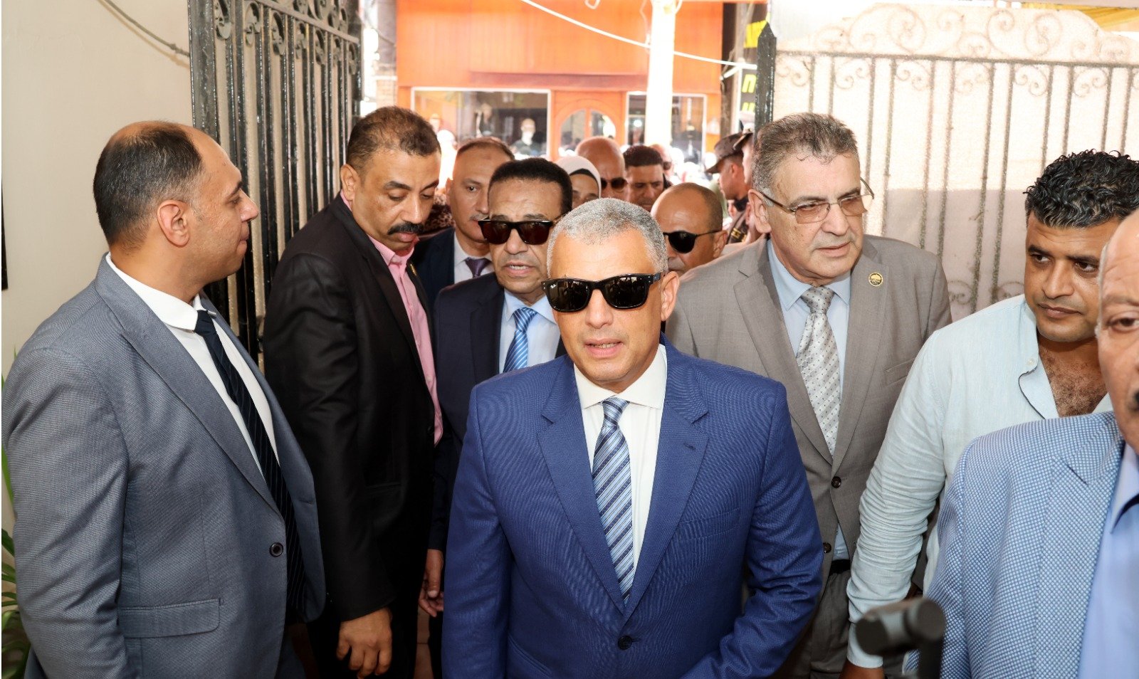 محافظ الإسماعيلية يتفقد الانتخابات (4)
