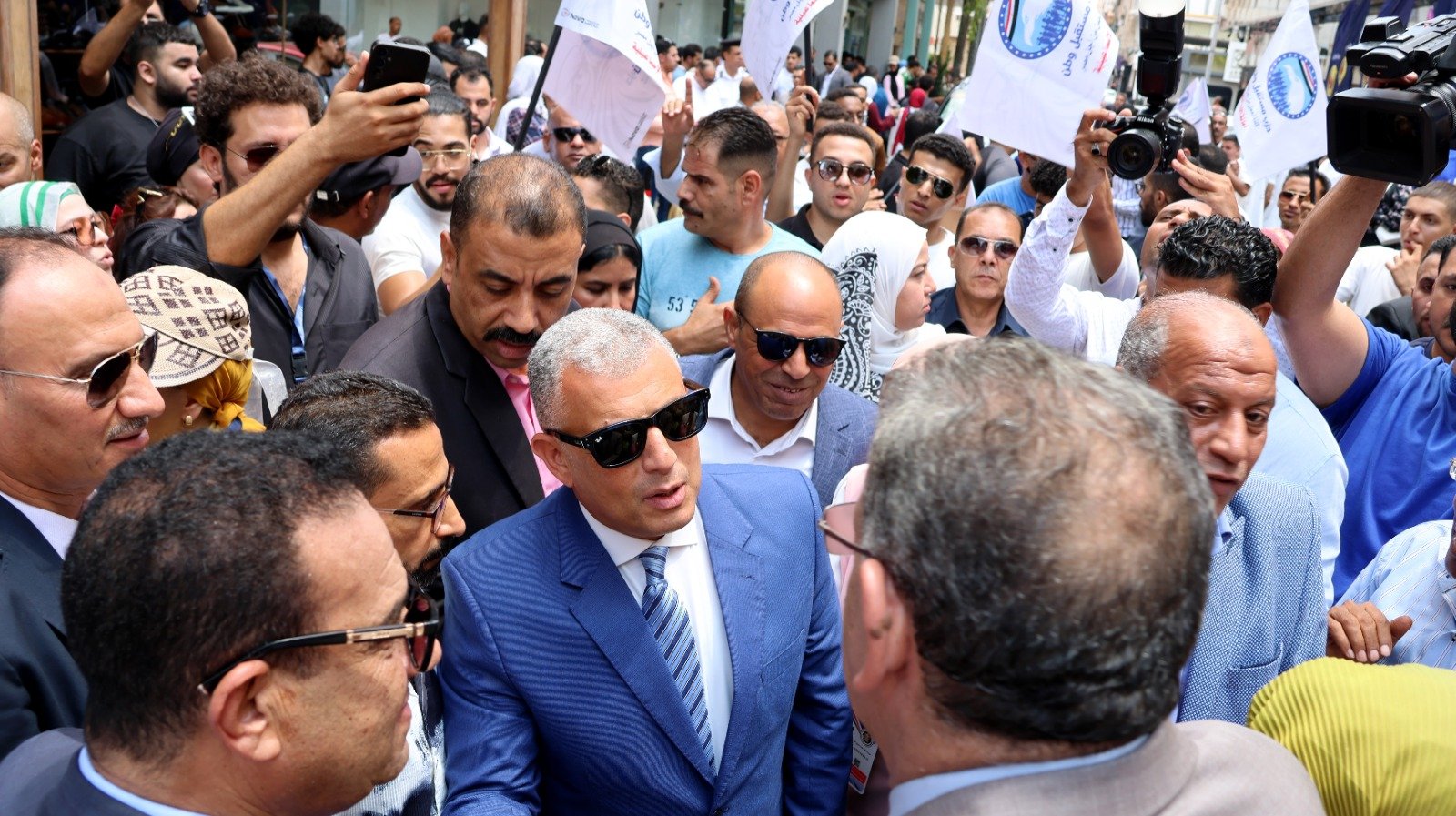 محافظ الإسماعيلية يتفقد الانتخابات (3)