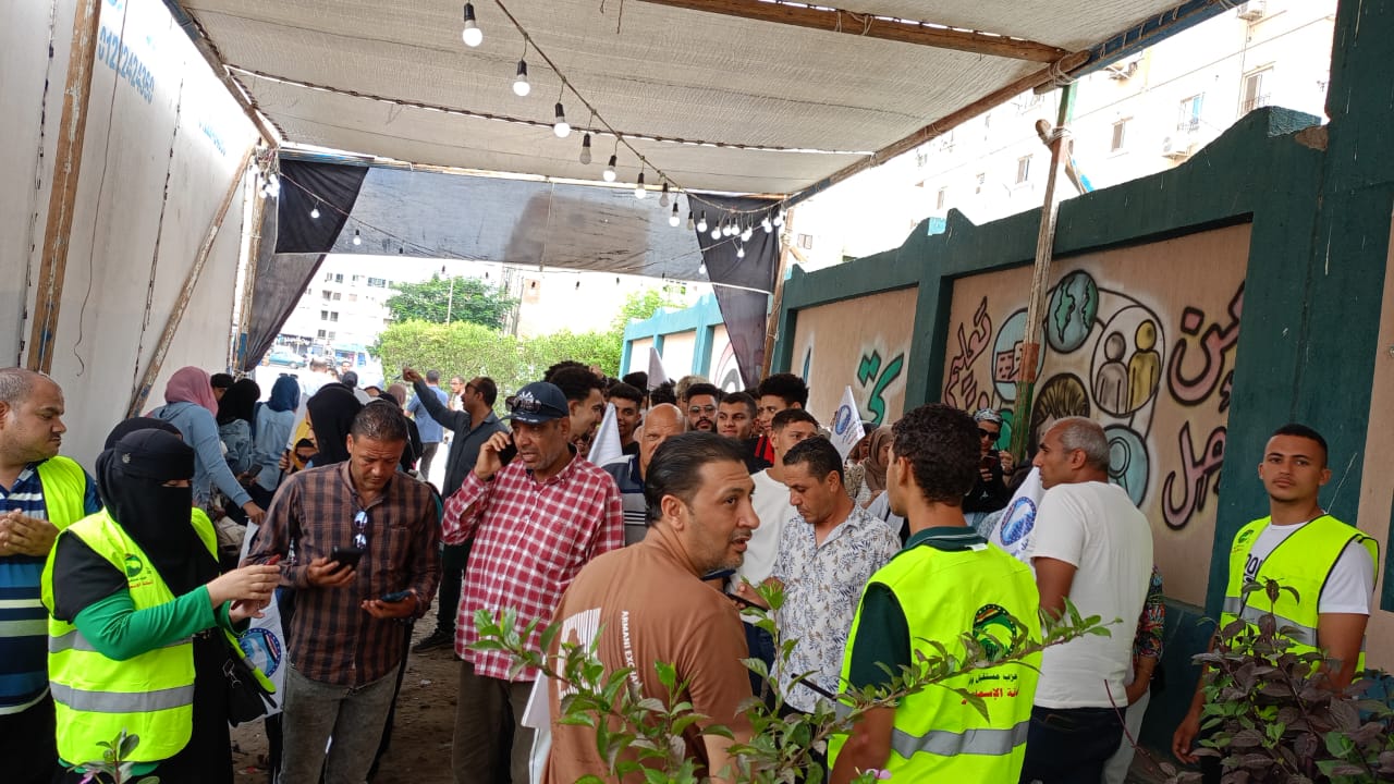 إقبال كثيف على لجان القنطرة شرق (2) إقبال كثيف على لجان القنطرة شرق (2)
