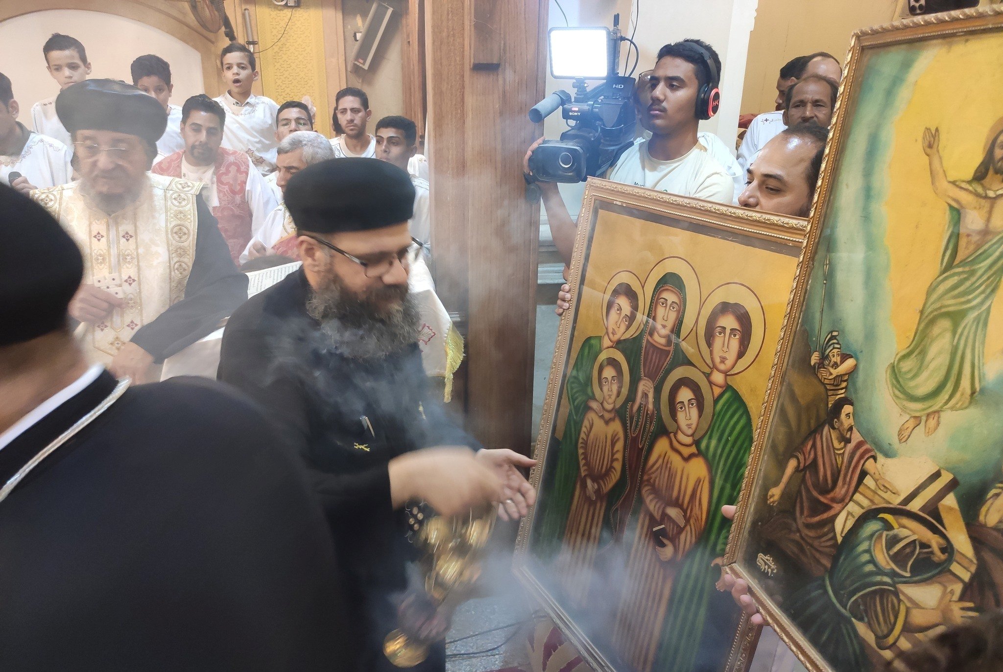الصلوات السنوية فى كنيسة الأم دولاجى بإسنا الصلوات السنوية فى كنيسة الأم دولاجى بإسنا