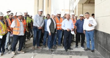 كامل الوزير يعلن الانتهاء من بناء كوبري ضخم ضمن مسار الخط الأول للقطار السريع