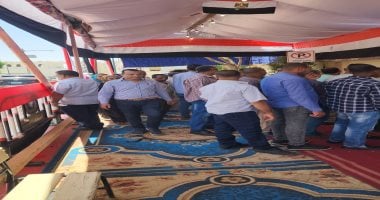 توافد الشباب على لجان الاقتراع وسط الأقصر في الفترة المسائية خلال انتخابات مجلس الشيوخ بالصور