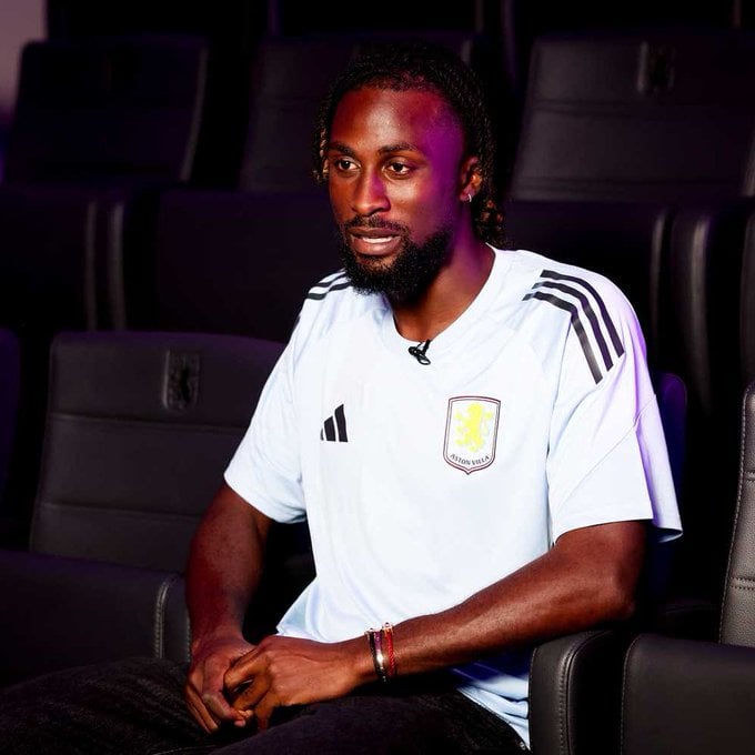 إيفان جويساند في الدوري الفرنسي إيفان جويساند خلال مبارياته مع نيس