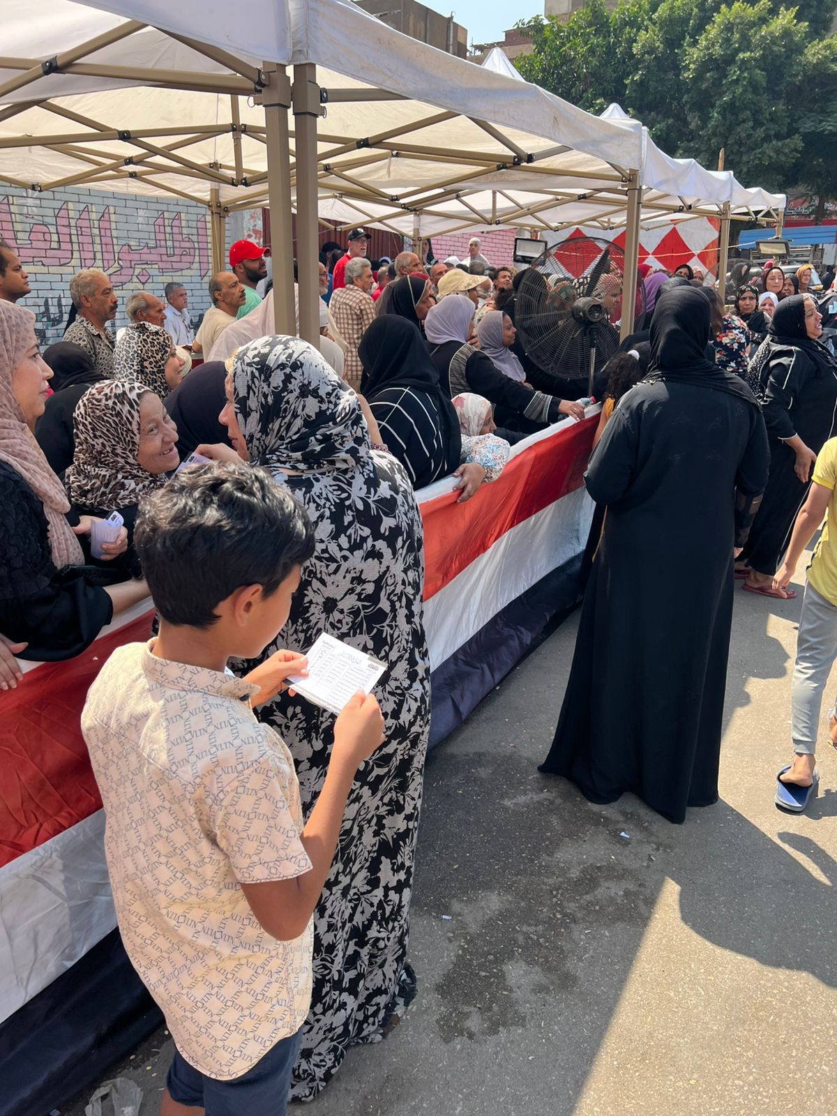 إقبال الناخبين في لجنة مدرسة تحيا مصر 1