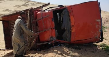 إصابة 10 عمال جراء انقلاب سيارة ربع نقل في العاشر من رمضان